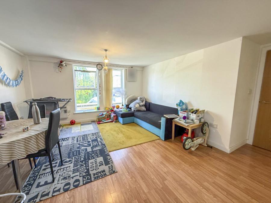 Flat Hawksworth Road in Rushcliffe