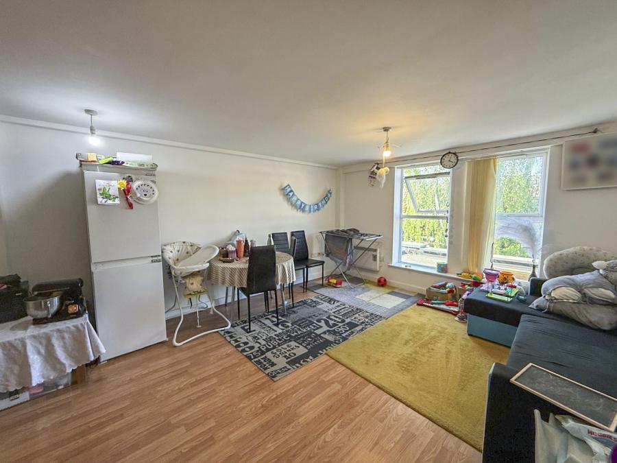 Flat Hawksworth Road in Rushcliffe