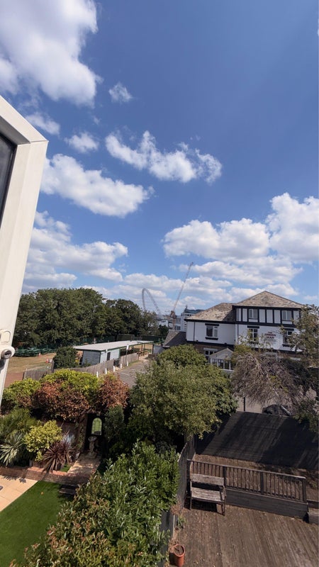 Room Hillside Avenue in Greater London