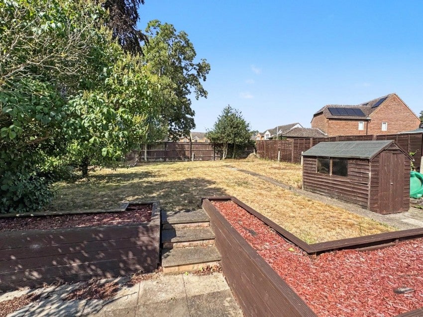 House Manor House Close in Earls Barton