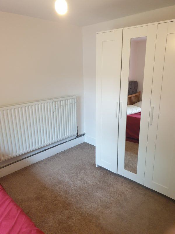 Flat Sandmere Road in Greater London