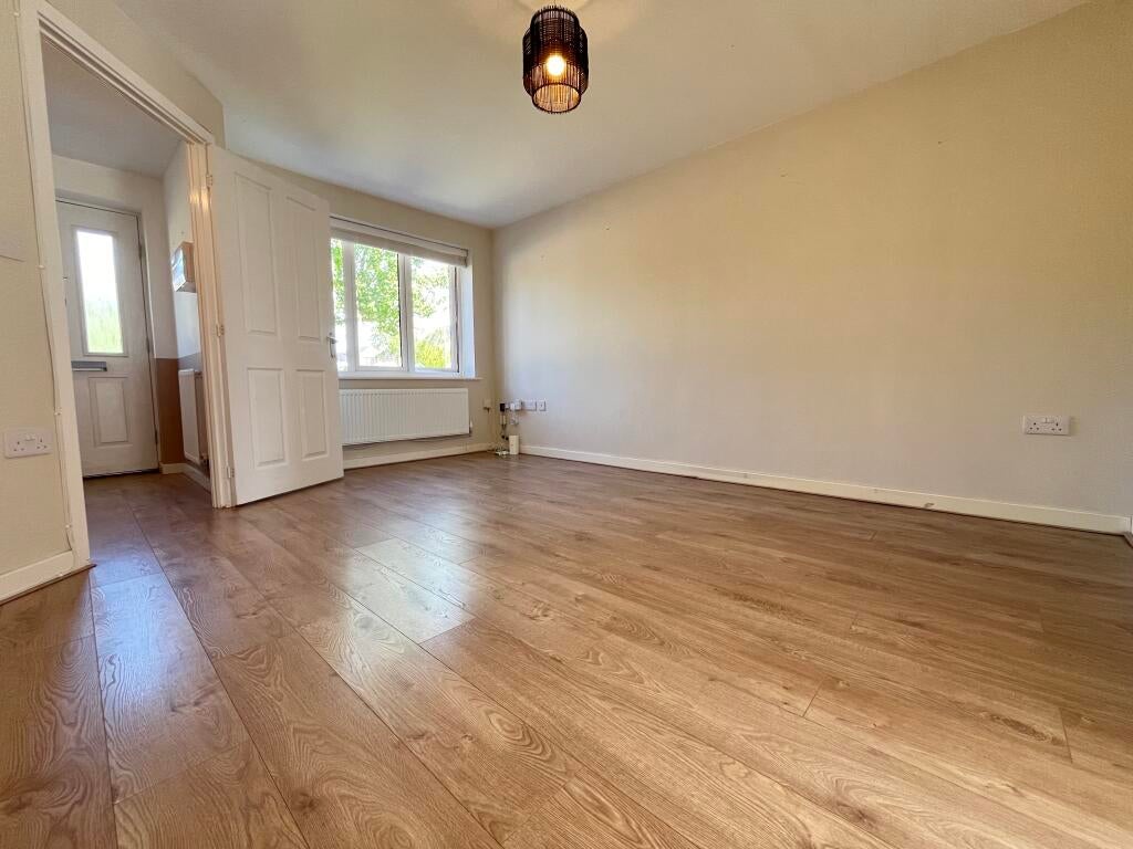 House Hartack Close in Test Valley