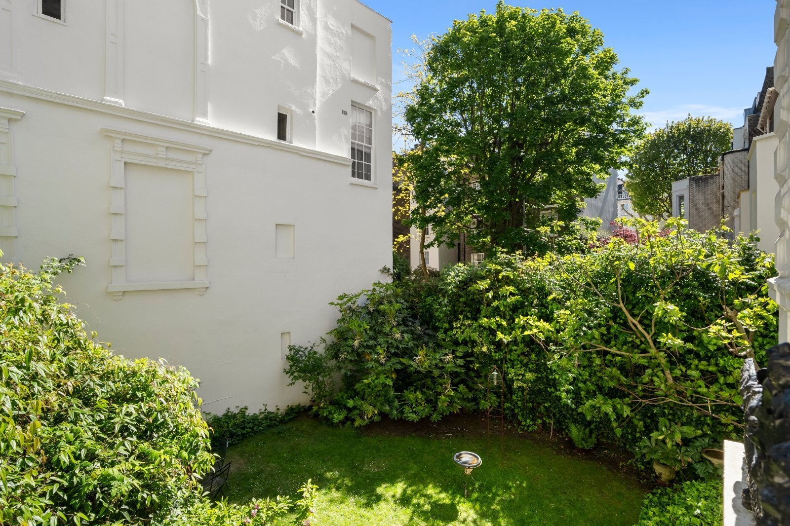Flat Clifton Gardens in City of Westminster