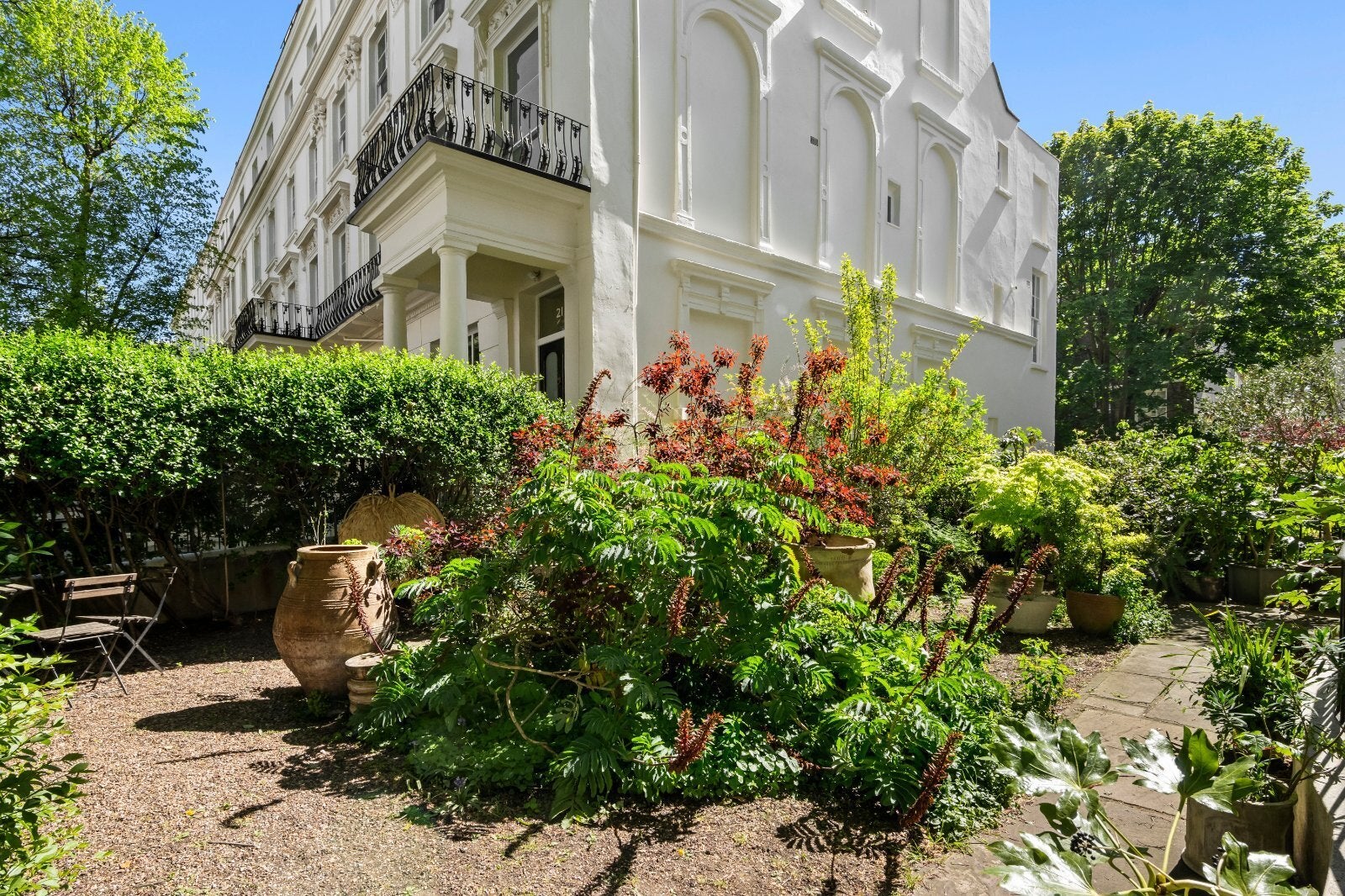 Flat Clifton Gardens in City of Westminster