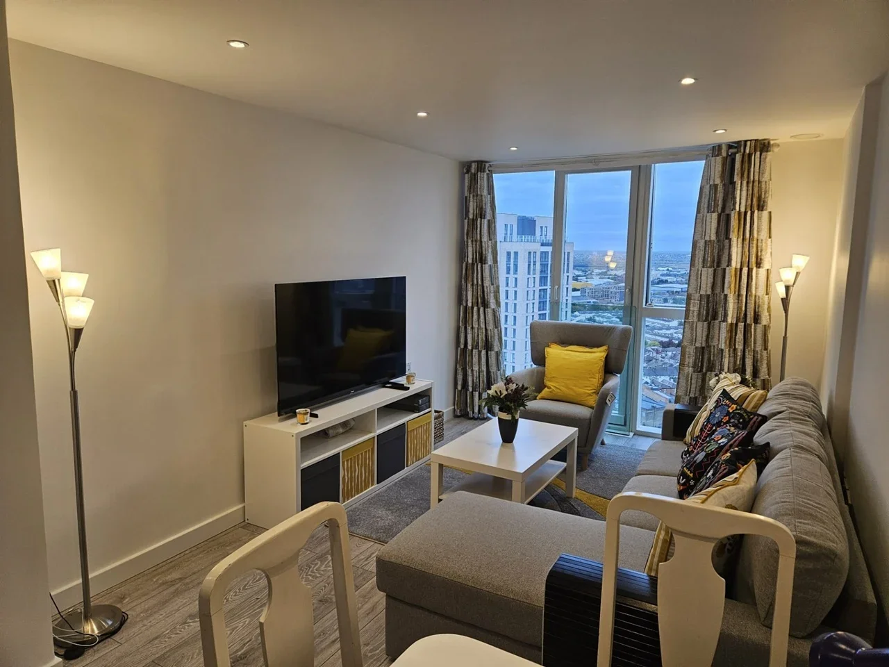 Flat Wellesley Road in Greater London