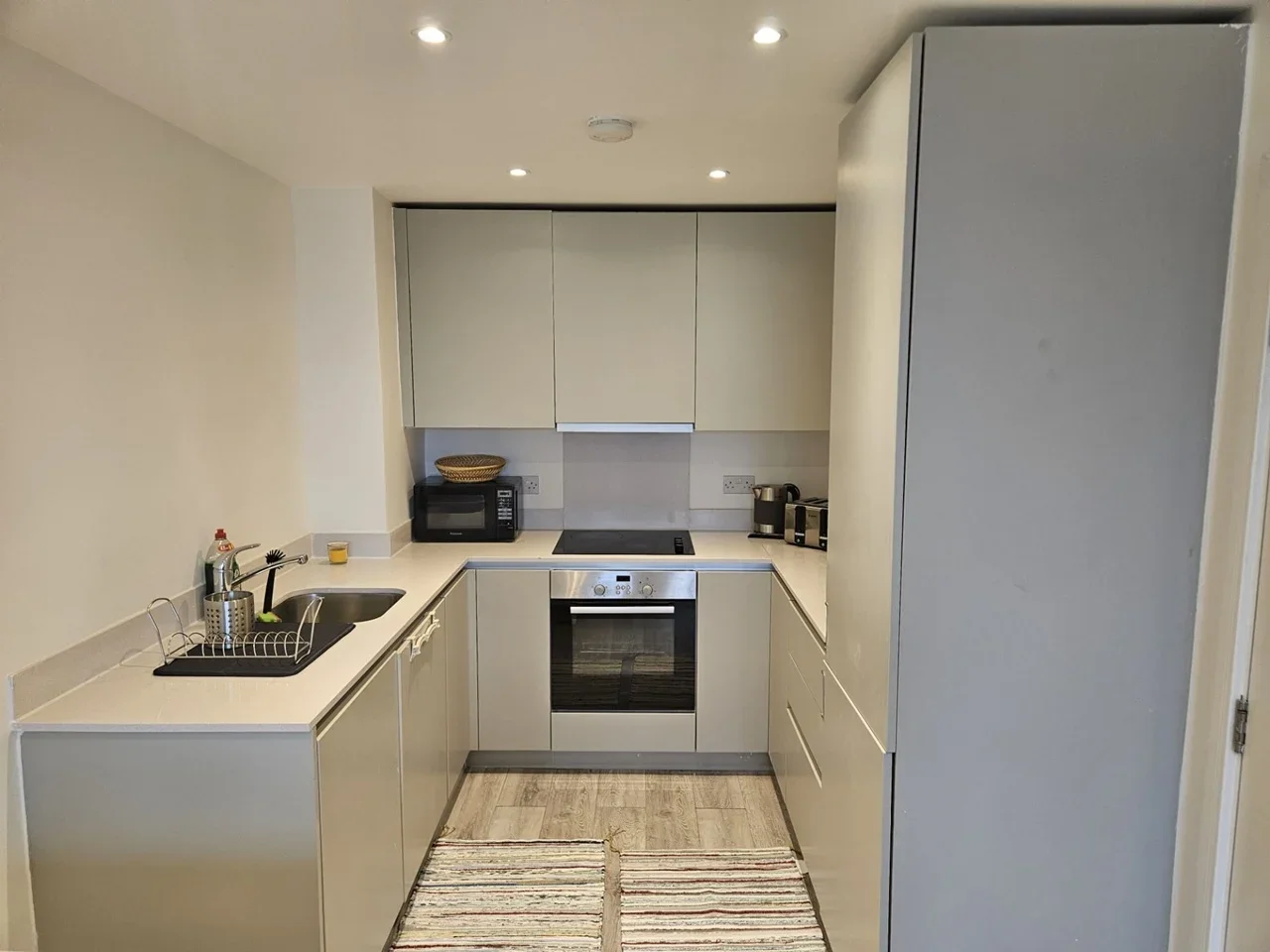 Flat Wellesley Road in Greater London