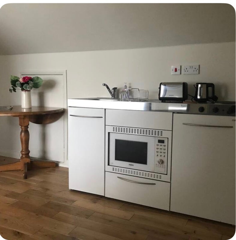 Room Uplands Road in Greater London