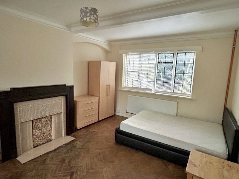 Room Bromley Common in Greater London