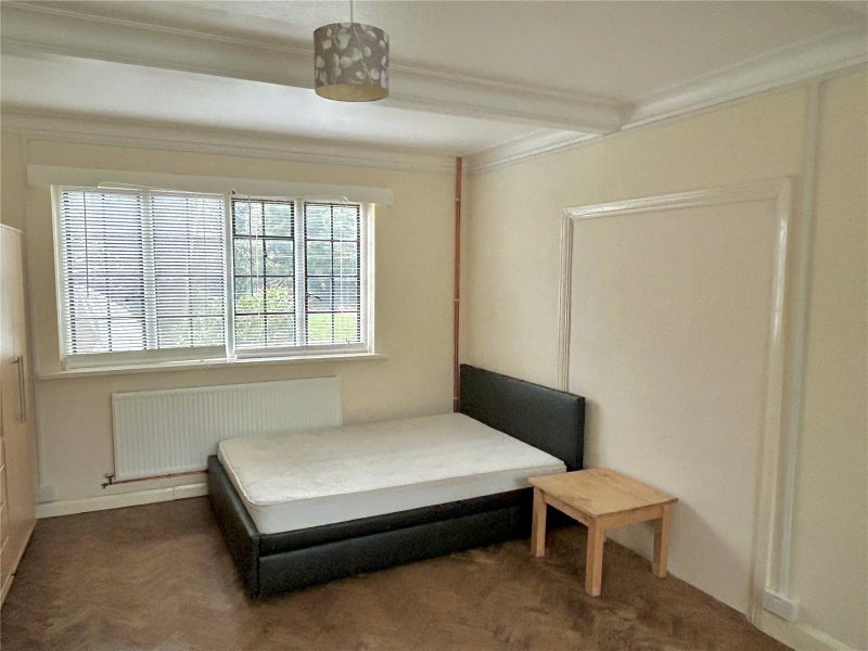 Room Bromley Common in Greater London