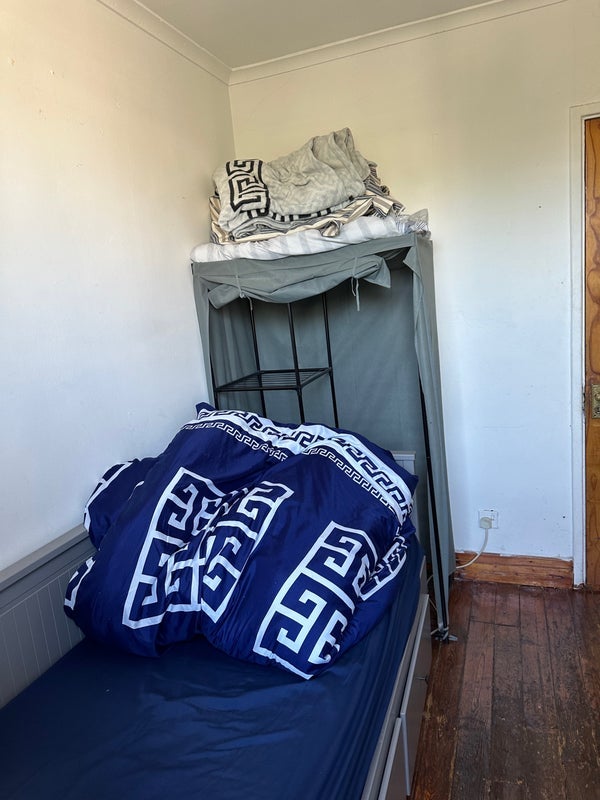 Room St Anns Road in Greater London