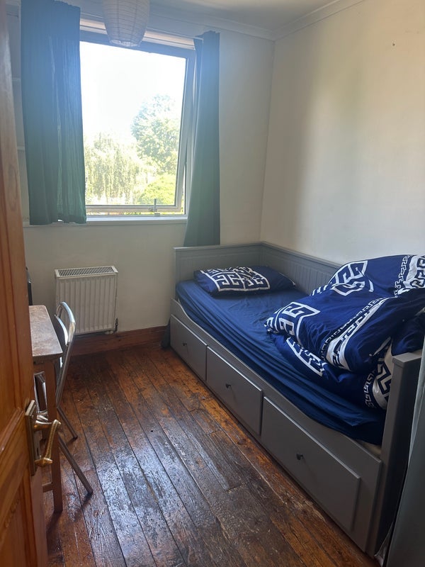 Room St Anns Road in Greater London