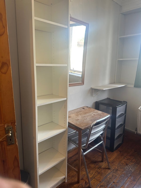 Room St Anns Road in Greater London