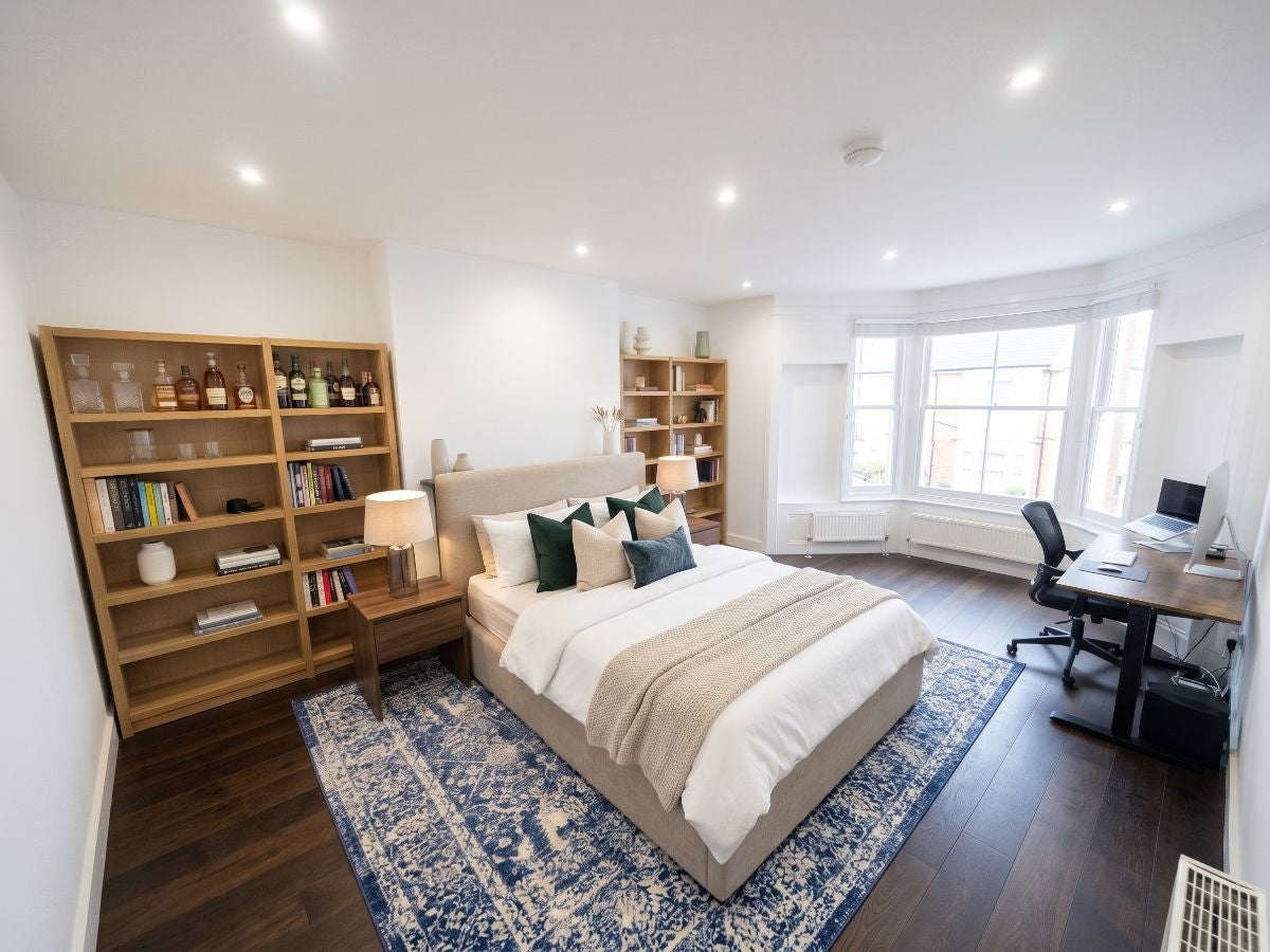 Flat Hillmarton Road in Greater London