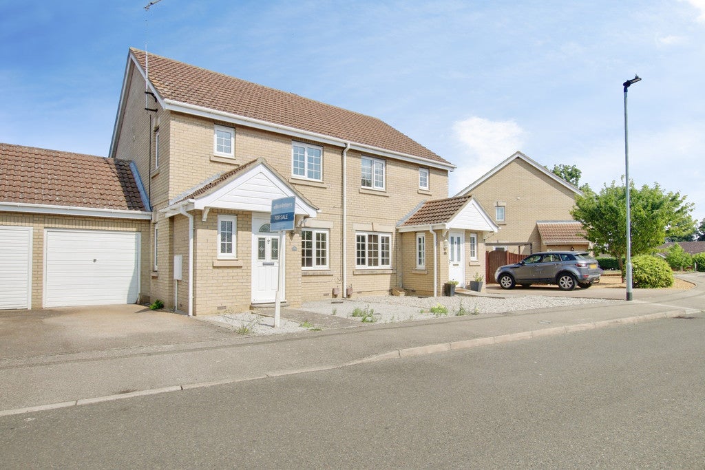 House Foxglove Way in Fenland District