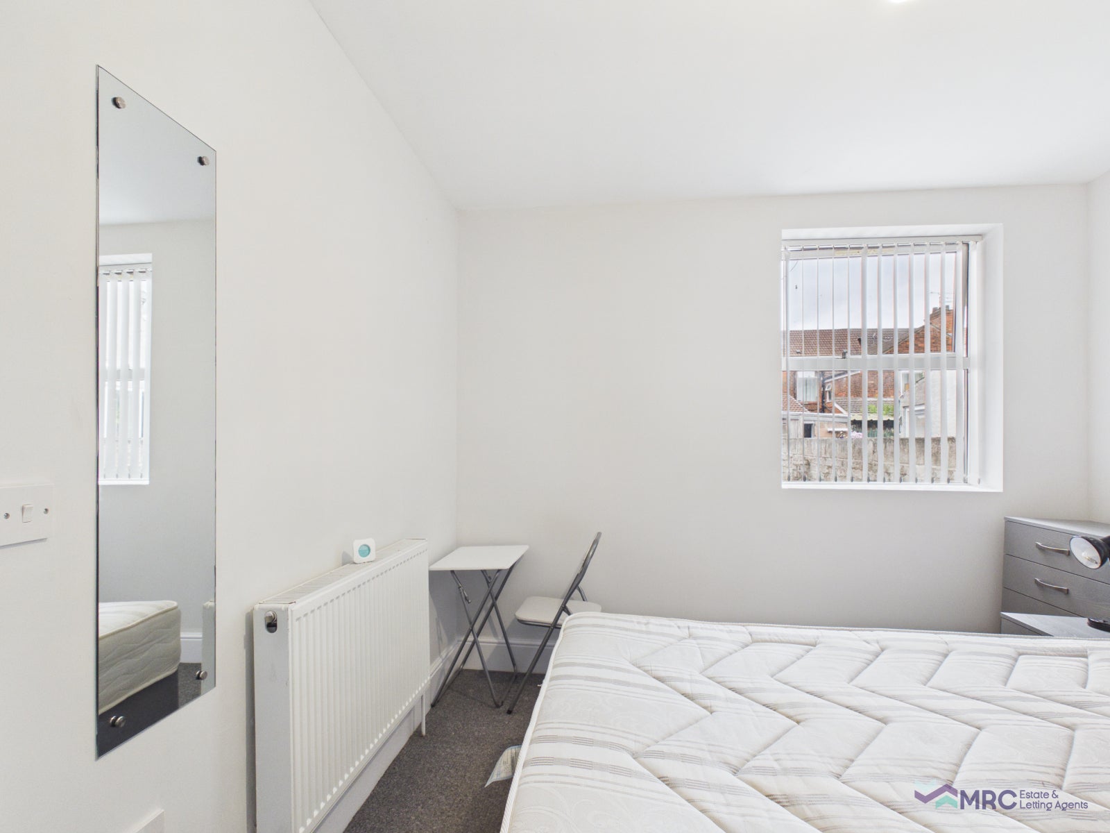 Room Bacheler Street in Hull
