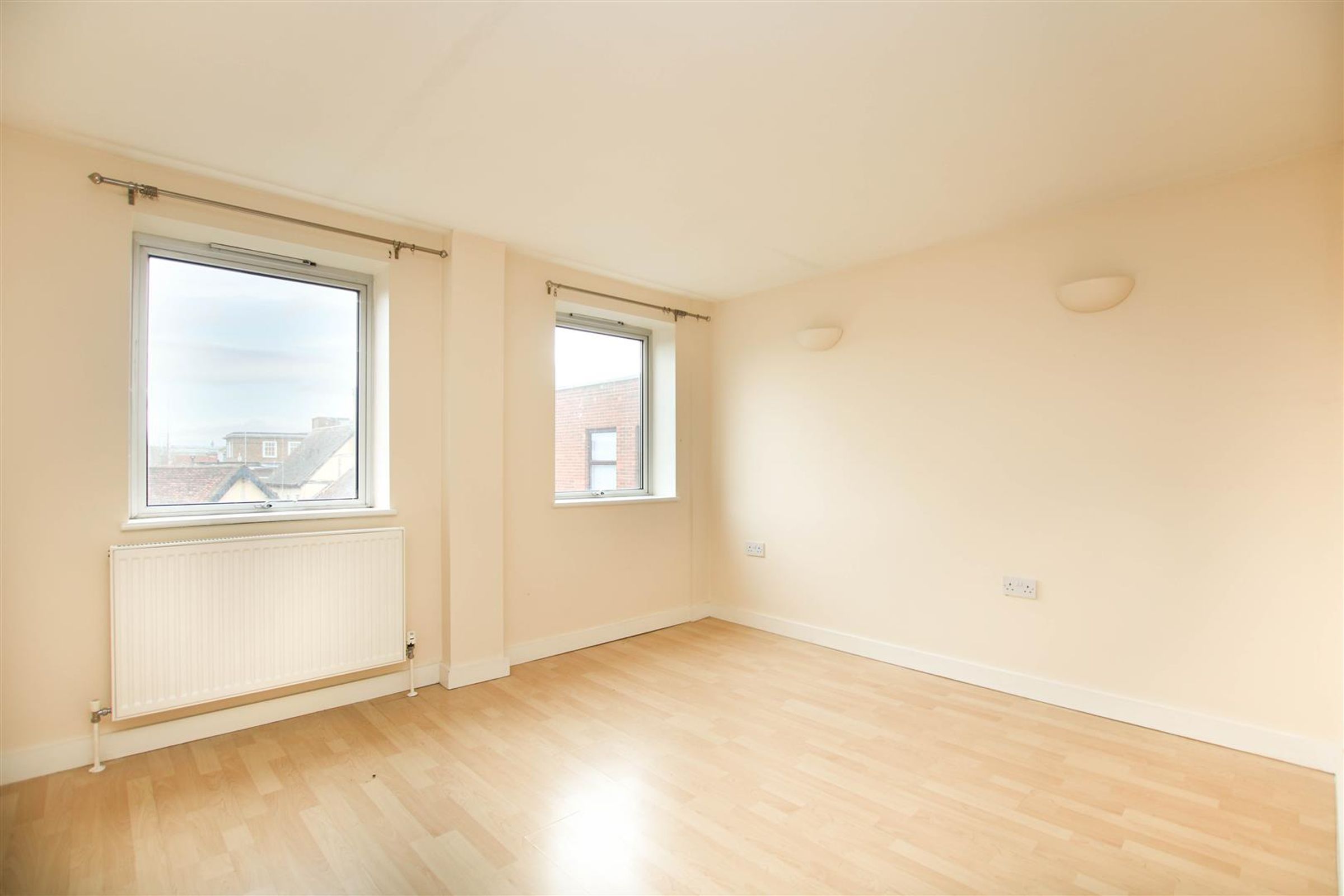 Flat George Street in Aylesbury