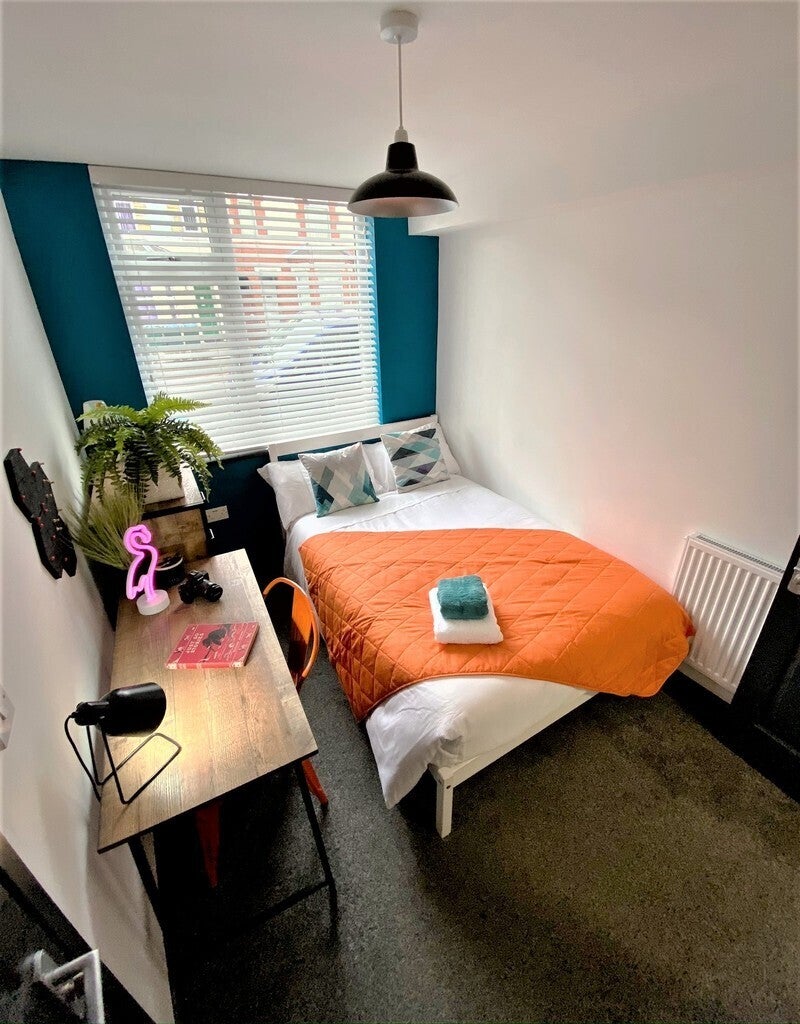 Room Clara Street in Coventry