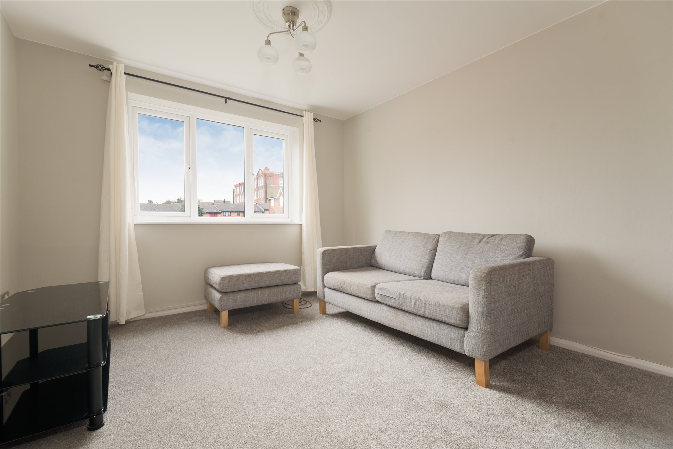 Flat Frank Burton Close in Greater London