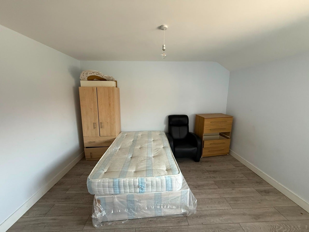 Flat Beech Close in Greater London