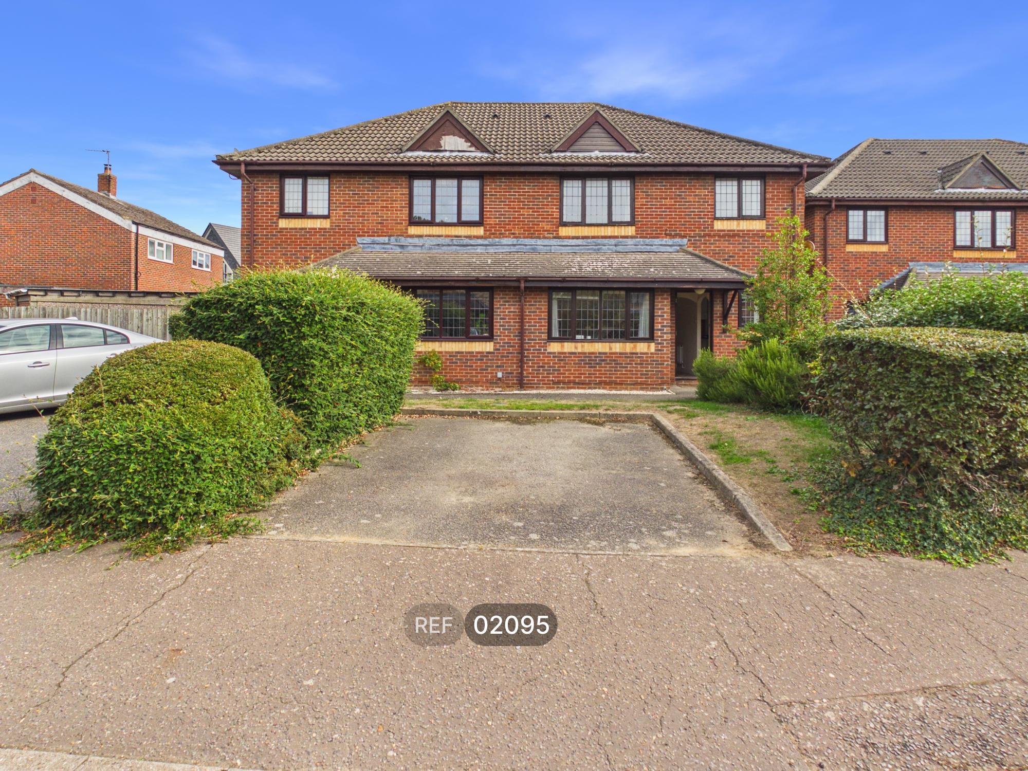 House Holliwell Close in Colchester