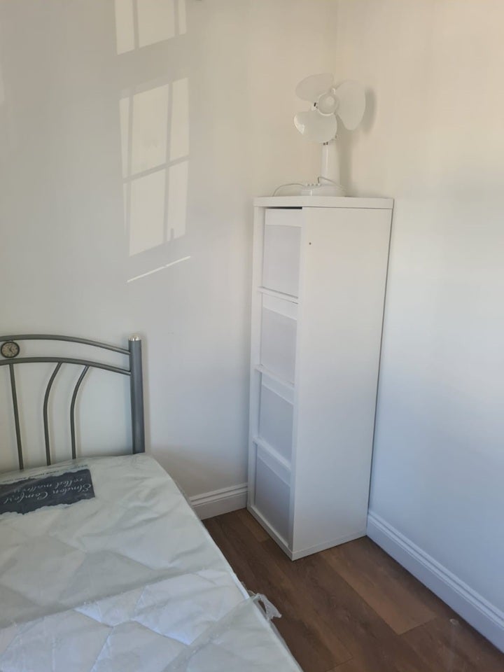 Room Mellitus Street in Greater London