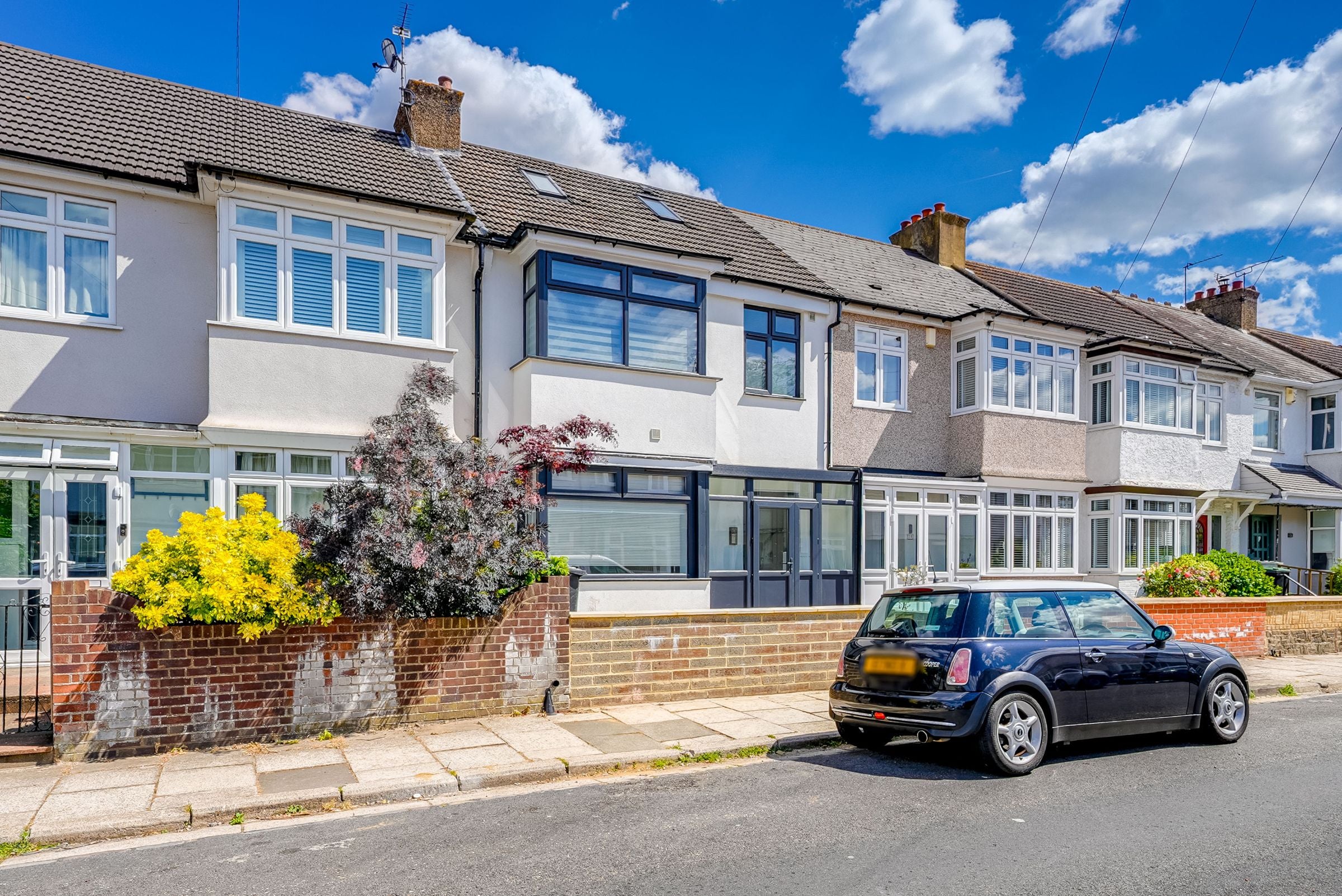 Room Trosley Avenue in Gravesham