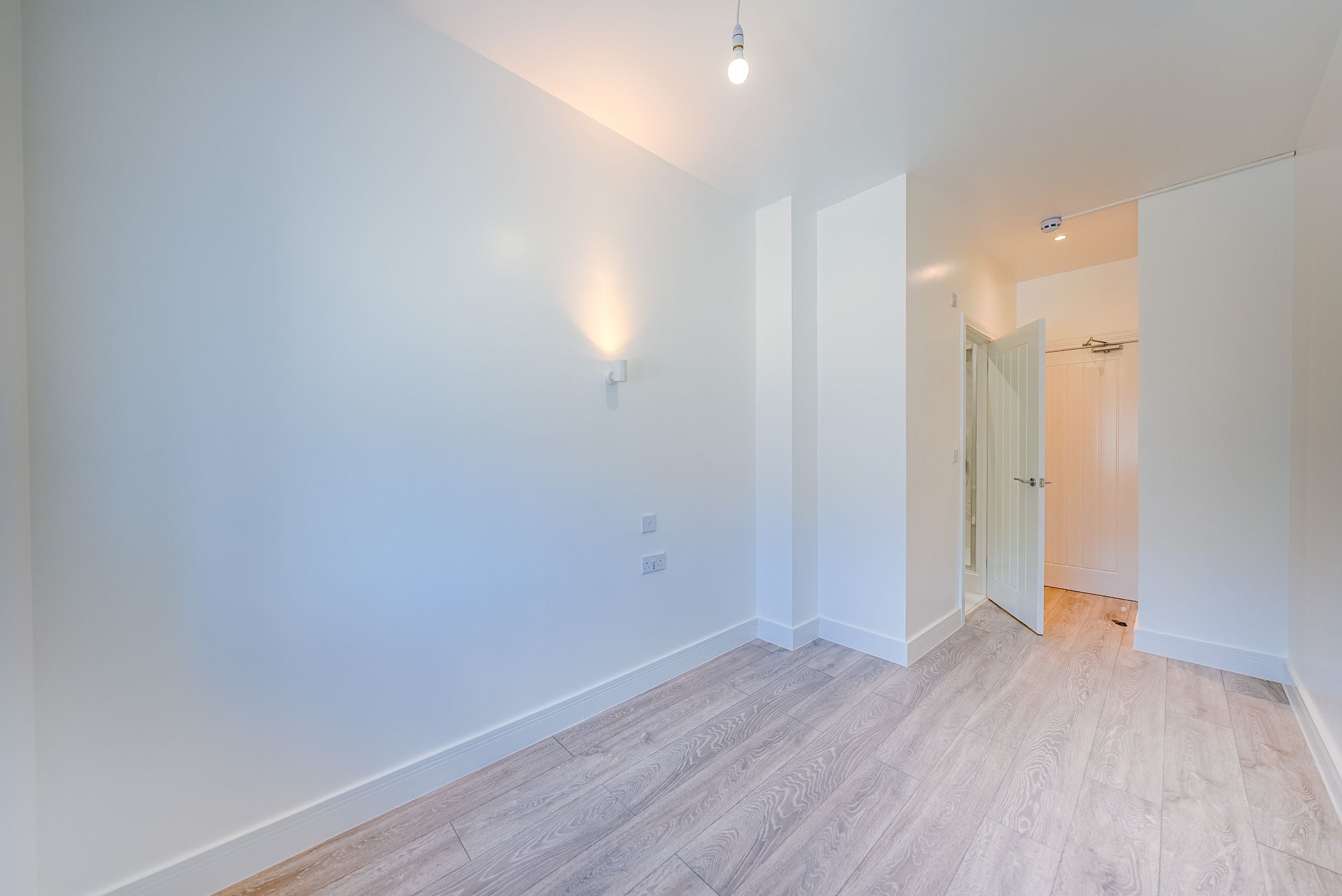 Room Trosley Avenue in Gravesham