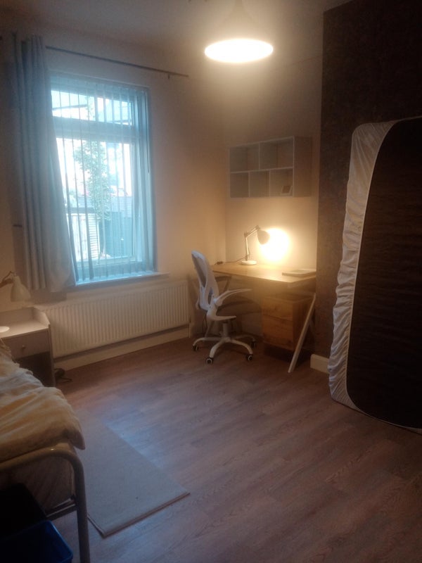 Room Firth Park Road in Sheffield