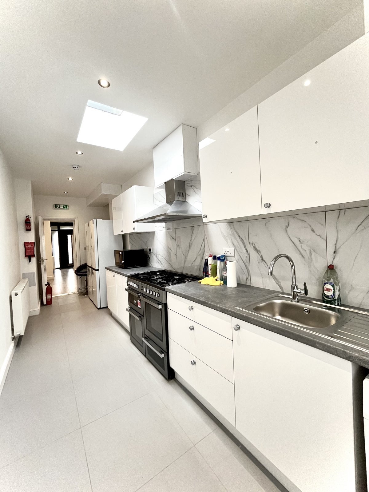 Room Huxley Road in Greater London