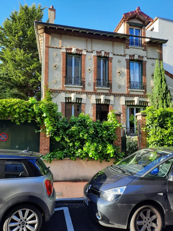 Room Rue Pasteur in Suresnes