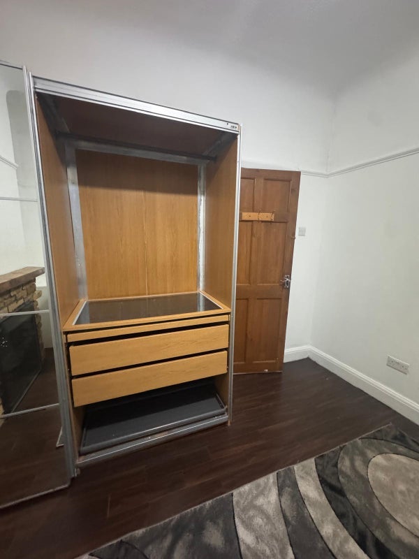 Room Hawthorne Avenue in Greater London