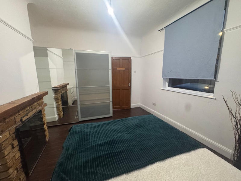 Room Hawthorne Avenue in Greater London