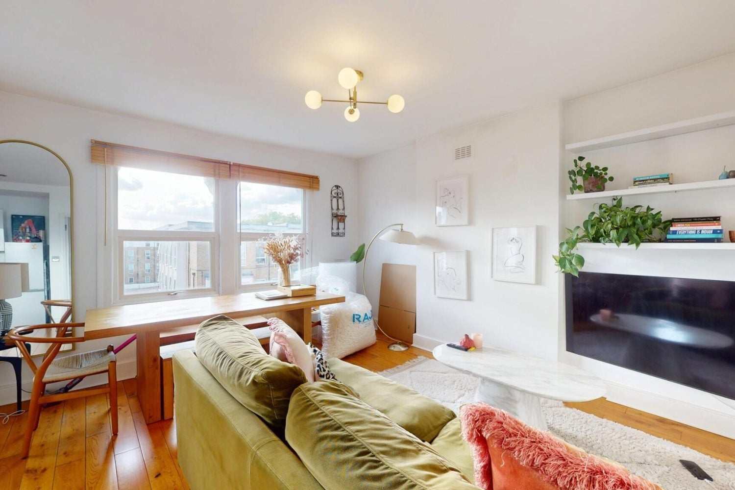 Flat Oakhurst Grove in Greater London