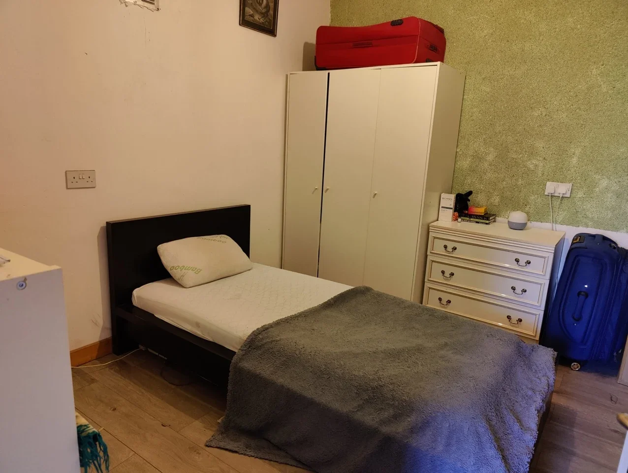 Room Camrose Close in Greater London