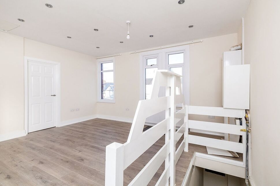 Flat Fosters Mews in Dartford
