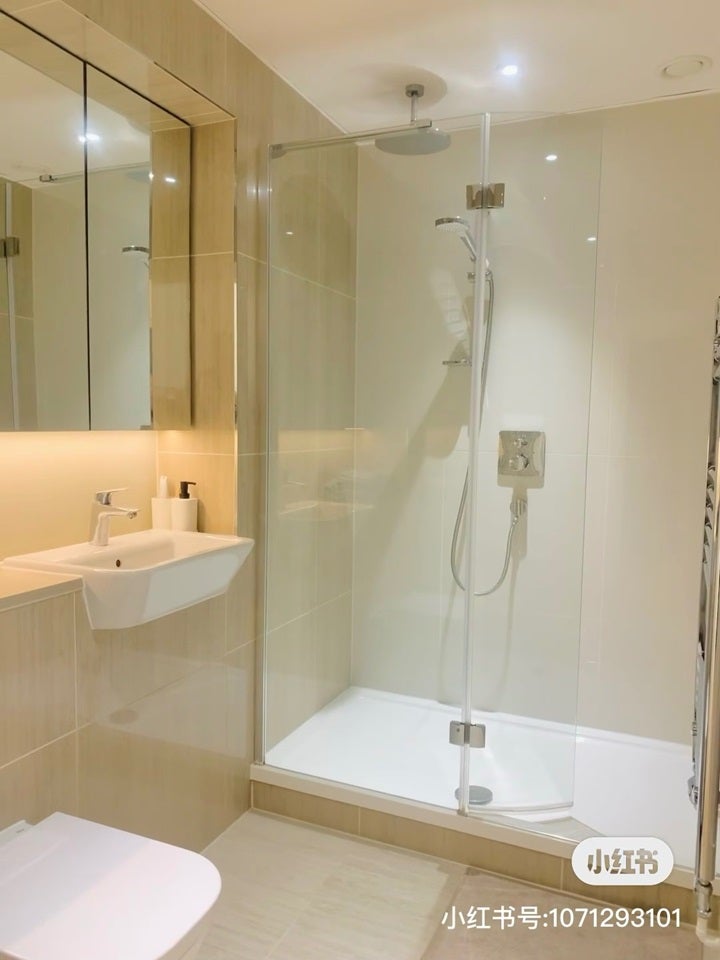 Room No 1 Street in Greater London