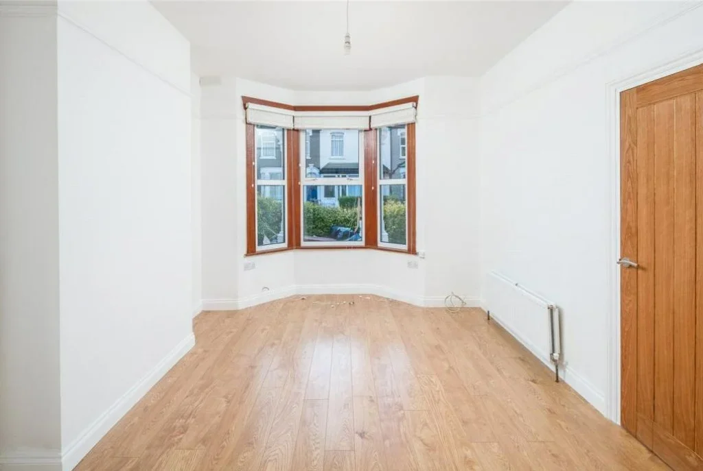 Room Benson Avenue in Greater London