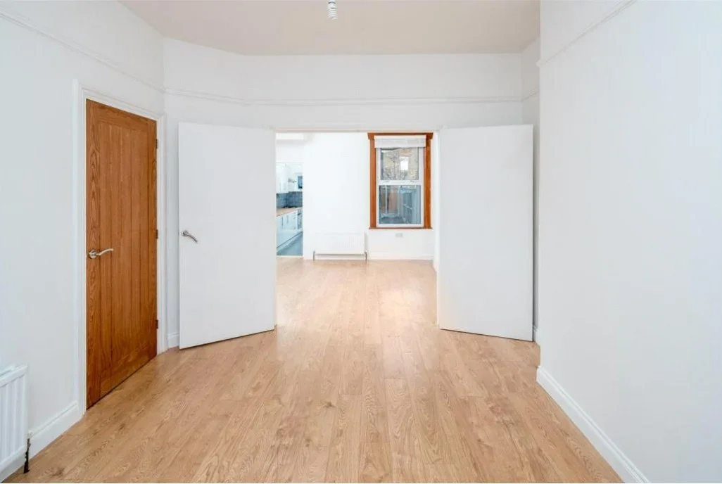 Room Benson Avenue in Greater London