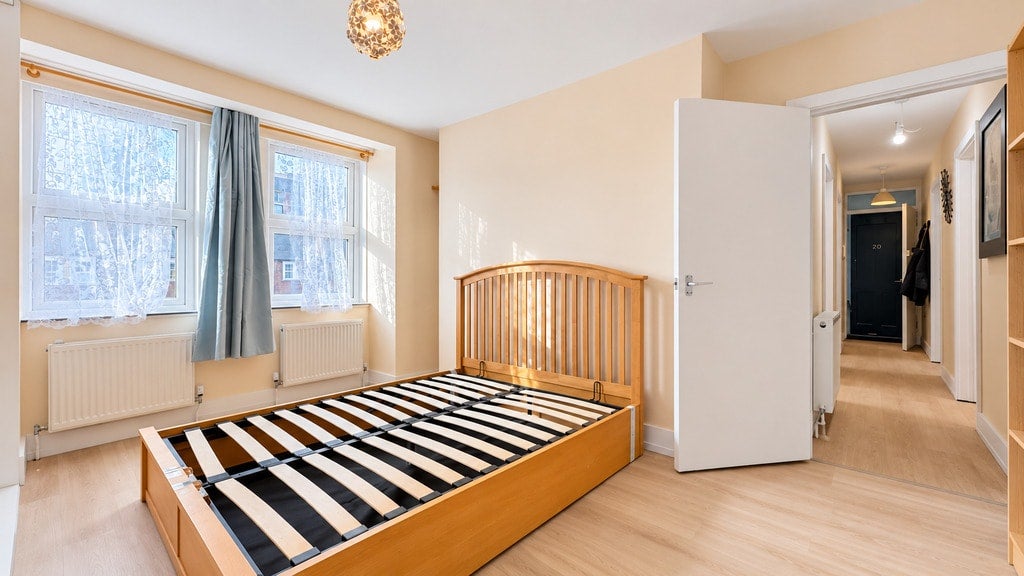 Flat Germander Way in Greater London