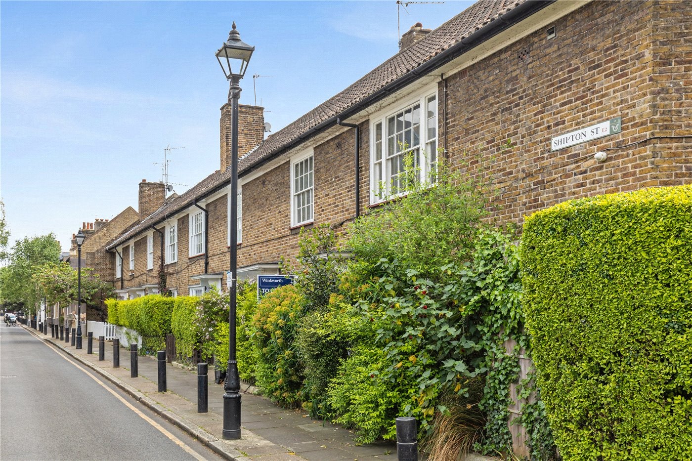 Flat Shipton Street in Greater London