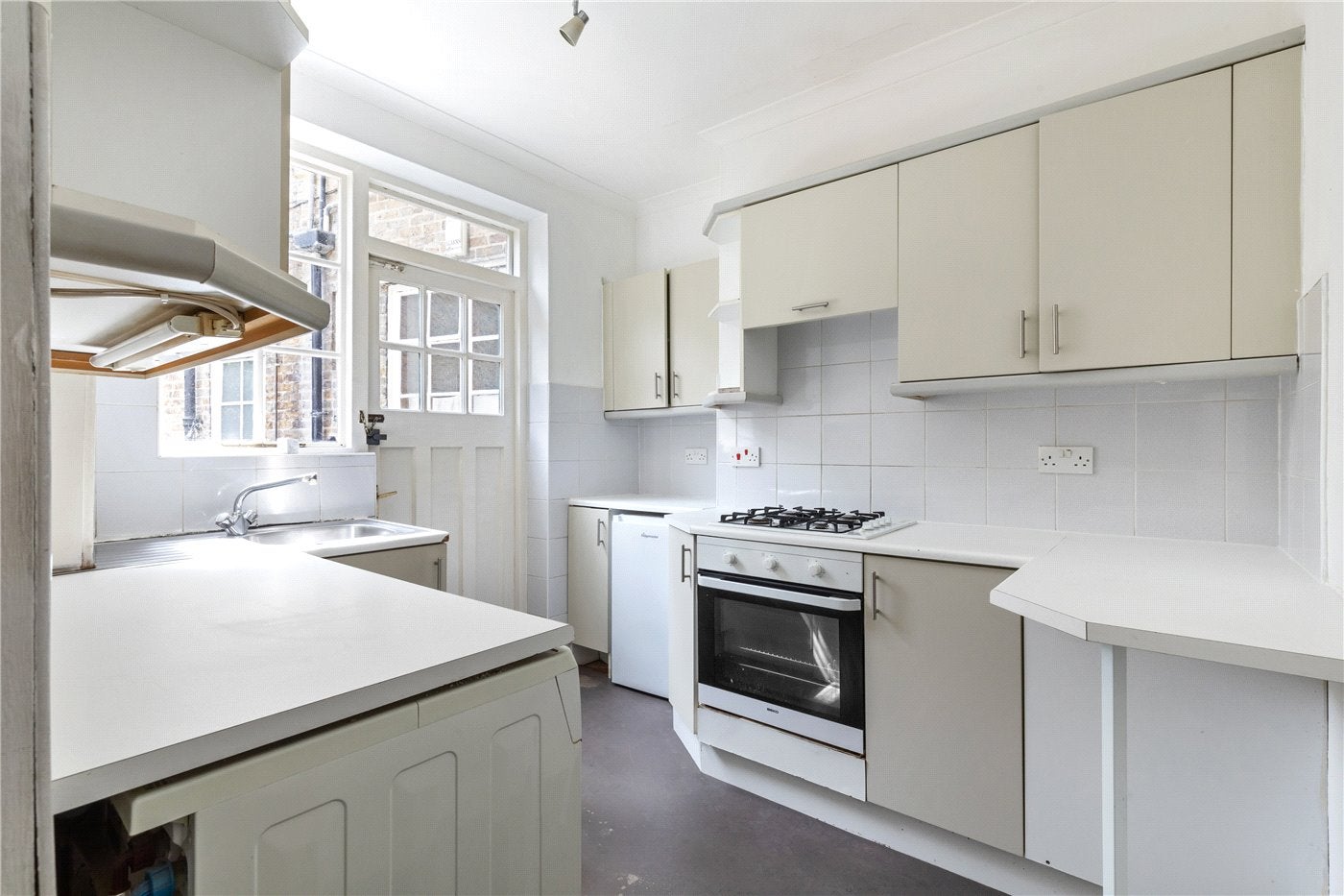Flat Shipton Street in Greater London
