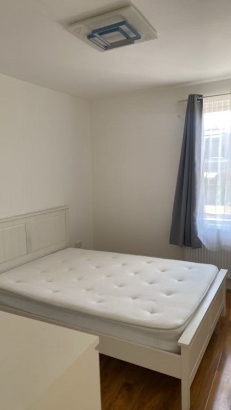 Room Springfield Road in Greater London