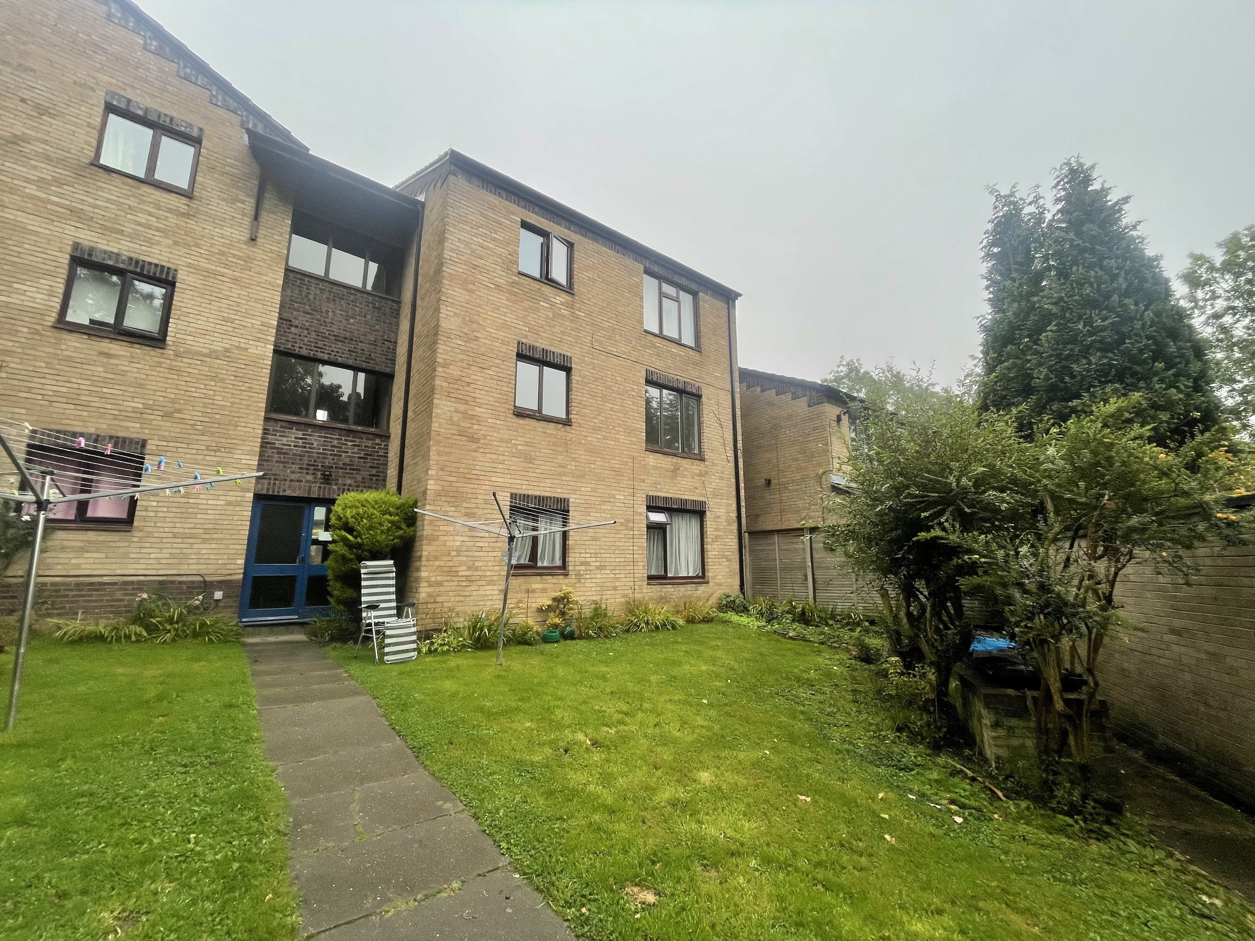 Flat Wessex Gardens in Sheffield