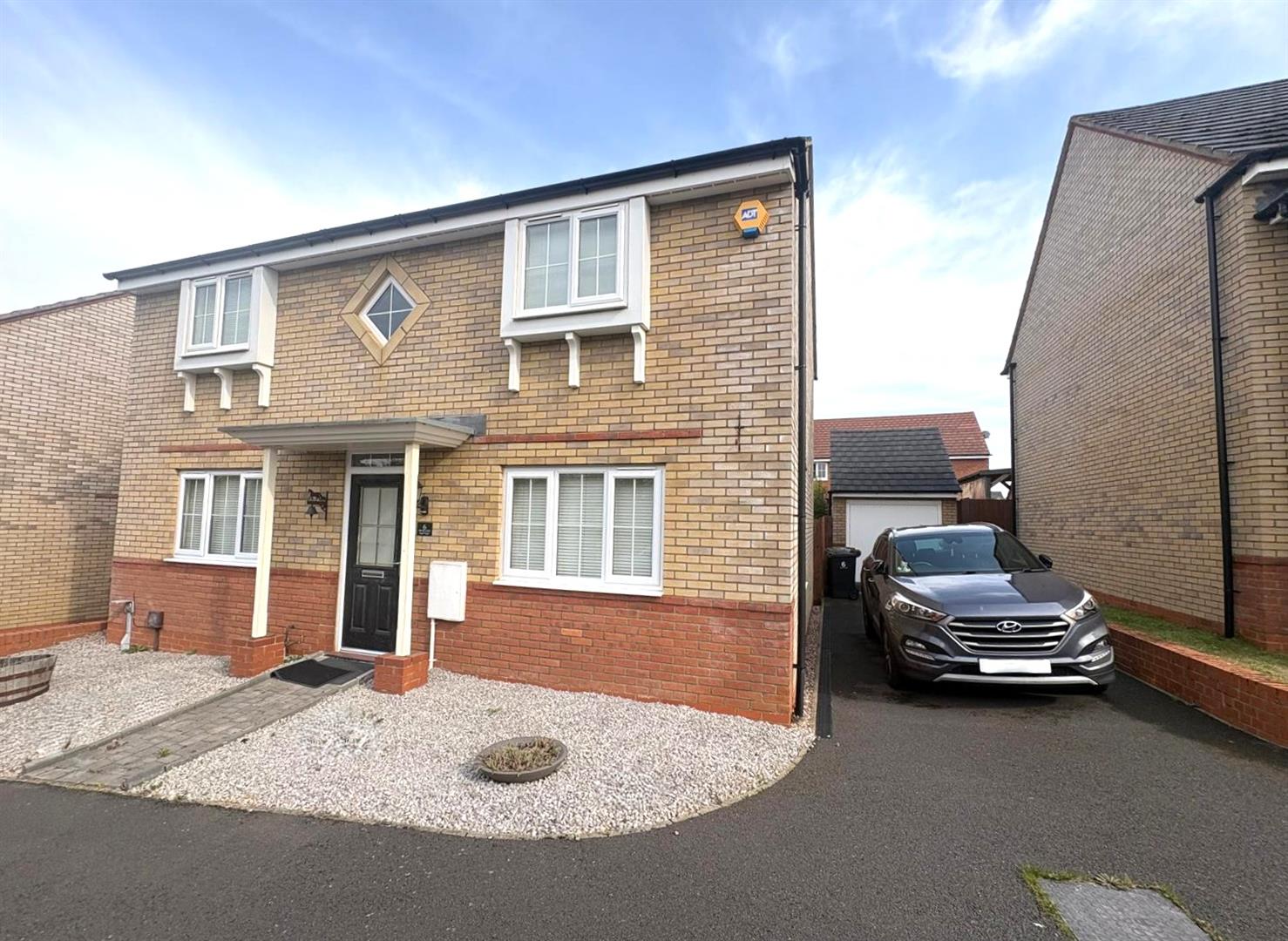 House Hillary Close in Corby