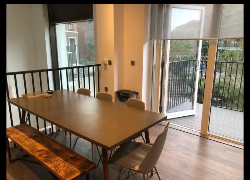 Room Surrey Quays Road in Greater London