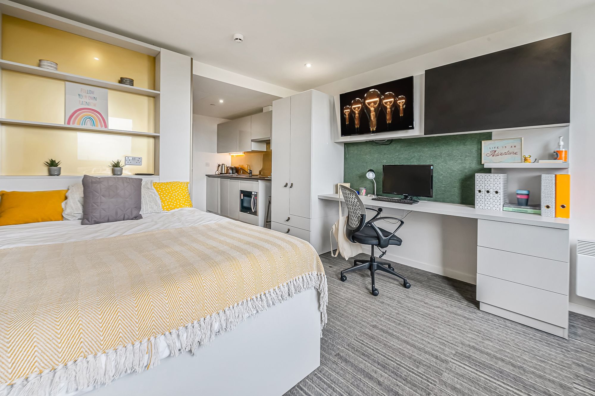 Room Castlebank Street in Glasgow