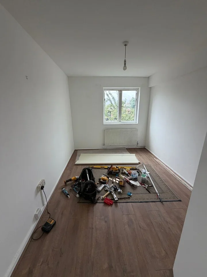 Flat Fort Road in Greater London