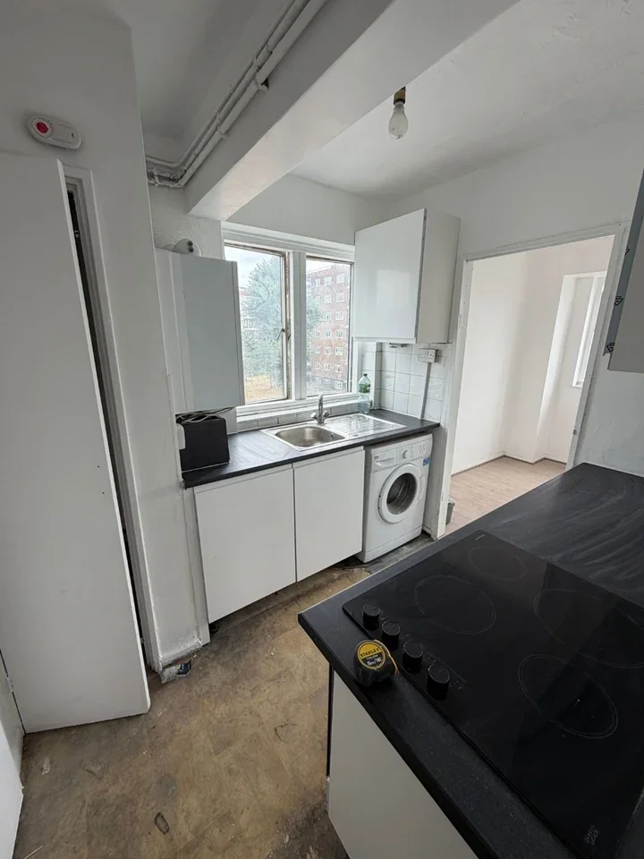 Flat Fort Road in Greater London