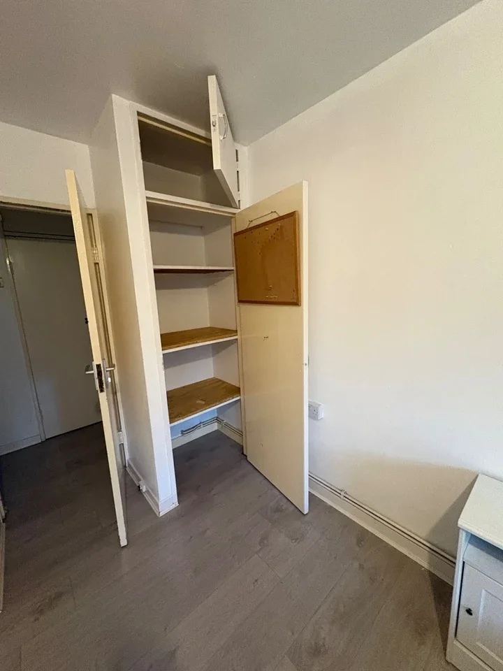 Room Hamilton Road in Greater London