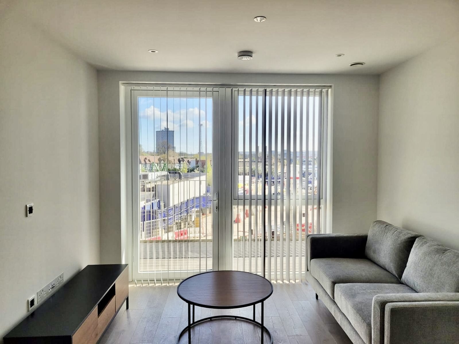 Flat Bilton Road in London